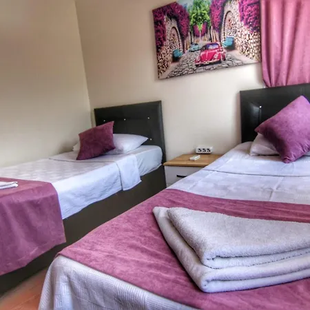 Sans Hotell 4*